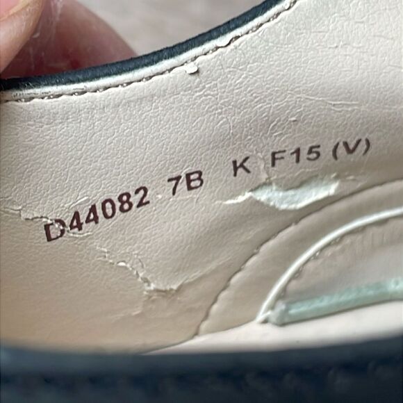 Cole Haan Gramercy Black Leather Women’s Sz 7B Wingtip Lace Up Oxford Shoes - Picture 6 of 10